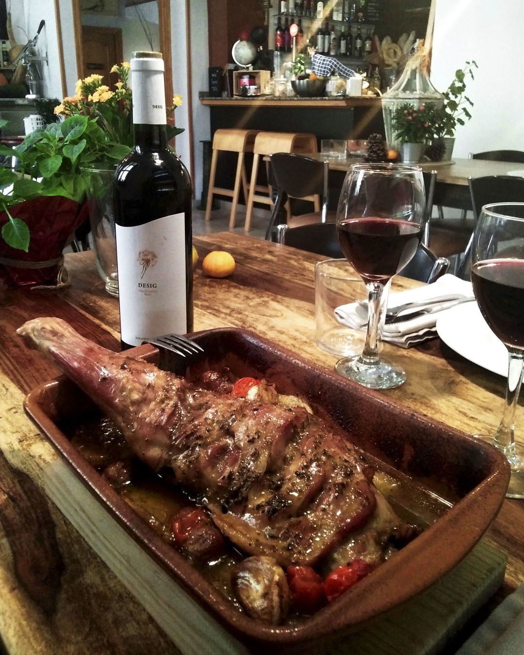 Breakfast, lunch, dinner served; local cuisine 