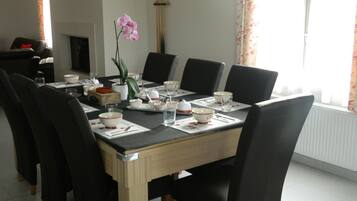 Dagelijks continentaal ontbijt inbegrepen