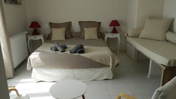 Tweepersoonskamer | Een kluis op de kamer, individueel gedecoreerd, gratis babybedden