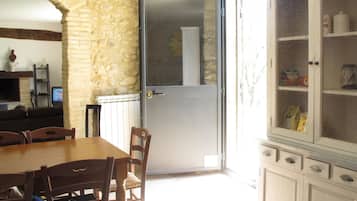 Vila, 3 kamar tidur | Dapur pribadi | Mesin pembuat kopi/teh dan meja makan