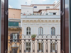 Apartment, 2 Schlafzimmer | Blick vom Balkon