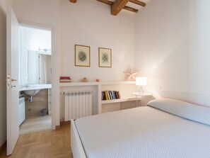 Apartment, 2 Bedrooms | 2 bedrooms, cots/infant beds, rollaway beds, WiFi - RSH Trevi Fountain Luxury Apartment (Rome)