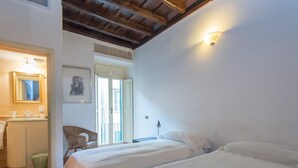 Apartment, 2 Bedrooms - RSH Trevi Fountain Apartment 2 (Rome)