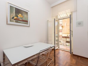 Fridge, oven, coffee/tea maker, freezer - RSH Popolo Elegant Two Bedroom Apartment (Rome)