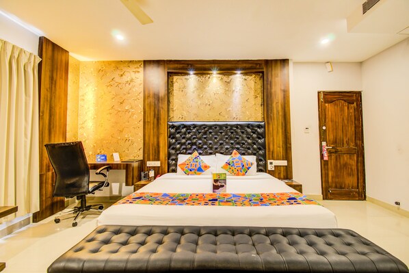 Executive Room | Desk, rollaway beds, free WiFi