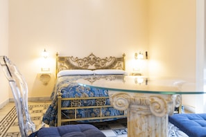 Dobbeltrom – deluxe (Ferdinando III) | Sengetøy av topp kvalitet, dundyner og memory foam-senger