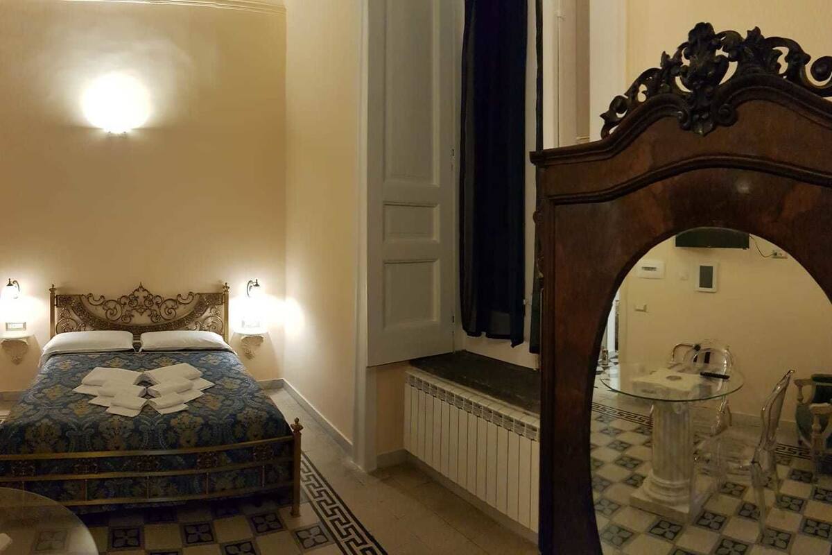 Habitación doble Deluxe (Ferdinando III) | Ropa de cama de alta calidad, edredón y camas con efecto memoria