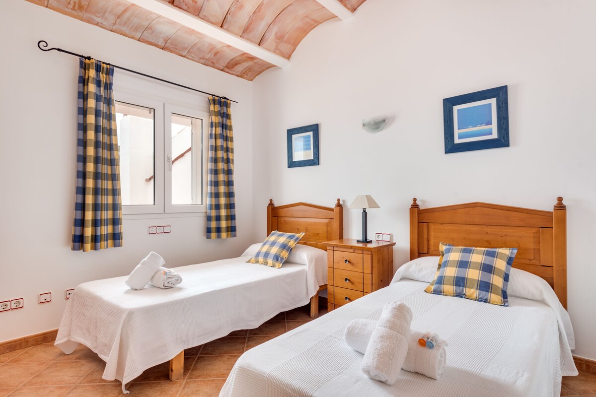 Casa, 3 quartos | 3 quartos, escrivaninha, berços grátis, Wi-Fi de cortesia