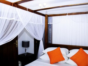 Villa, 3 Schlafzimmer | 3 Schlafzimmer, Schreibtisch, schallisolierte Zimmer