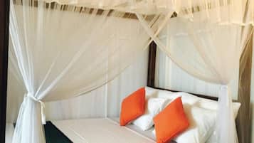 3 bedrooms, desk, soundproofing, iron/ironing board