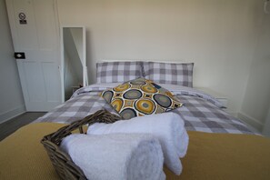 Deluxe Room | Desk, free WiFi, bed sheets - Tower Rooms (London)