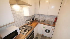 Shared kitchen facilities - Tower Rooms (London)