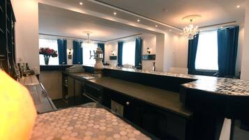 Bar (en la propiedad)