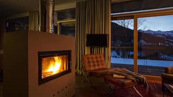 Loft ED (inkl. 250 EUR Reinigungsgebühr) | Allergikerbettwaren, Zimmersafe, individuell dekoriert
