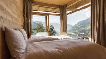 Loft Tessa A (inkl. 150 EUR Reinigungsgebühr) | Allergikerbettwaren, Zimmersafe, individuell dekoriert