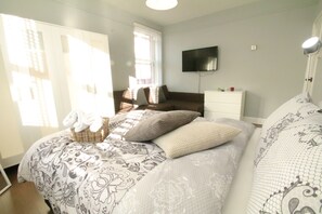 Iron/ironing board, free WiFi, bed sheets - Speakman Rooms (London)