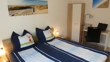 Apartment, 2 Bedrooms | Blackout curtains, soundproofing, iron/ironing board, free WiFi