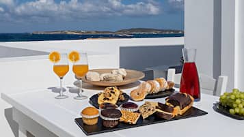Honeymoon Studio Suite, Partial Sea View | Terrace/patio