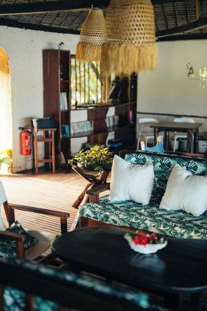 Breakfast, lunch, dinner served; beach views - Aurora Lodge (Nosy Nato)