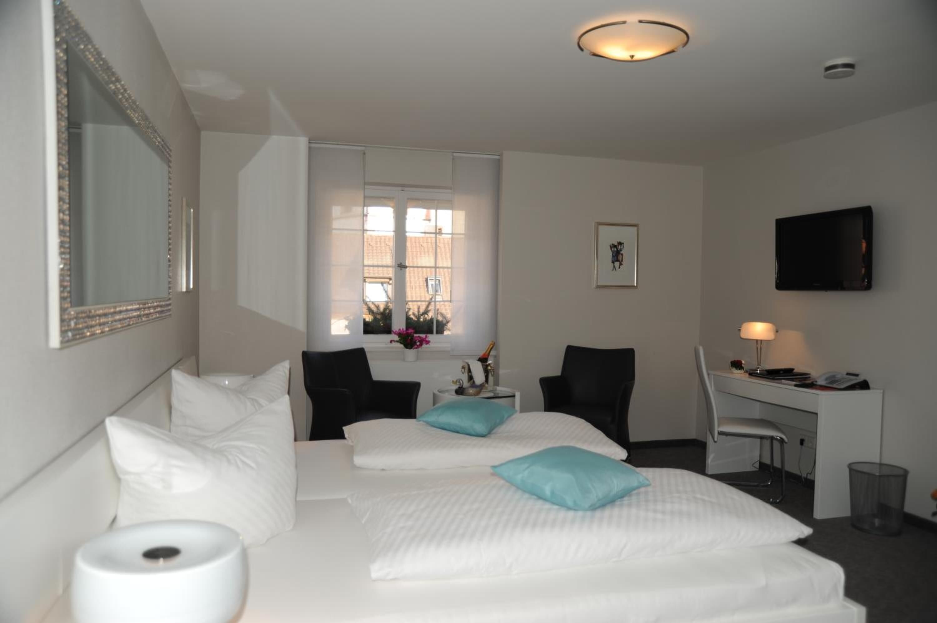 minibar, in-room safe, desk, laptop workspace