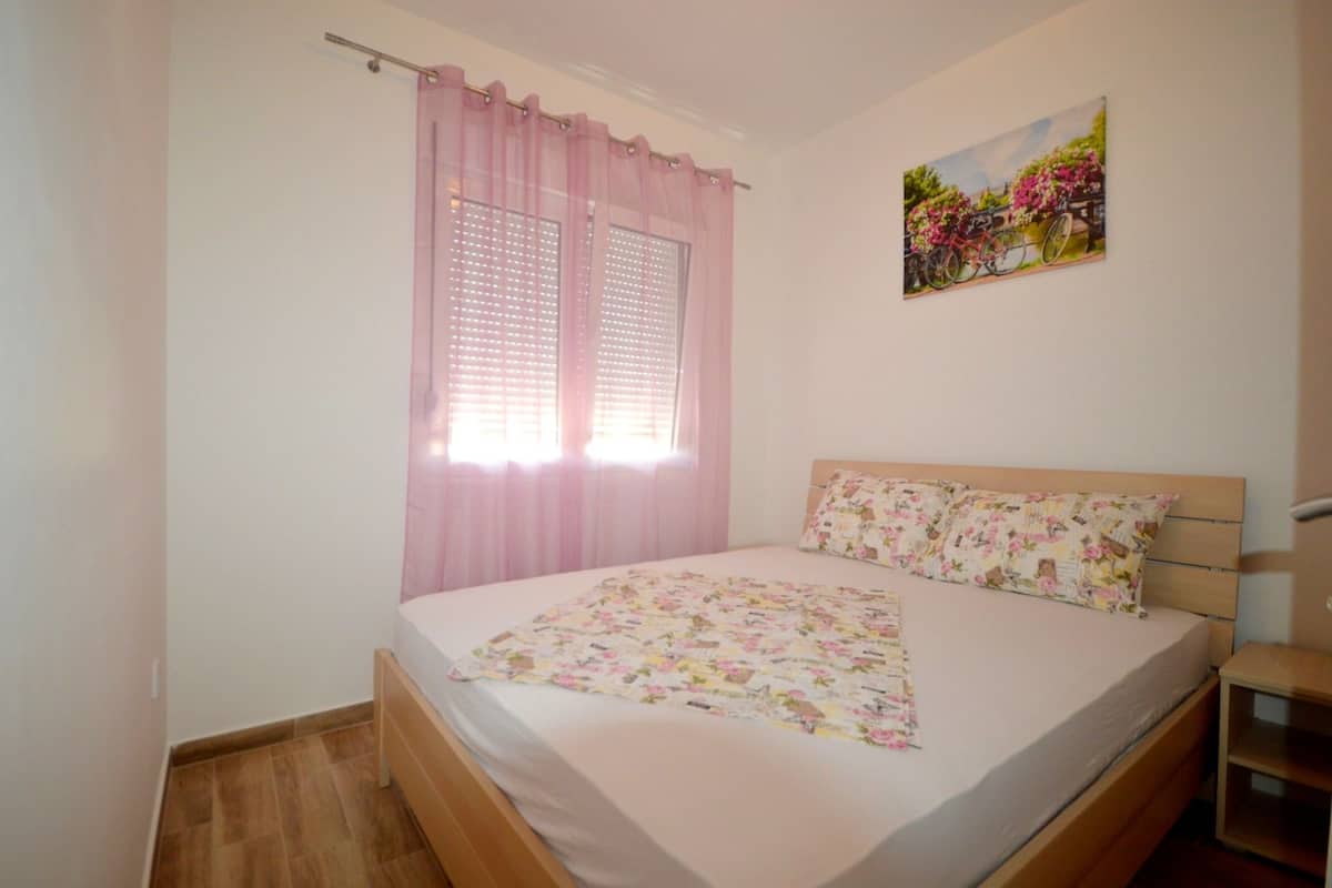 Appartamento (2) | Tende oscuranti, ferro/asse da stiro, Wi-Fi gratuito, lenzuola