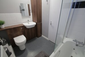 Apartment, 1 Bedroom | Bathroom