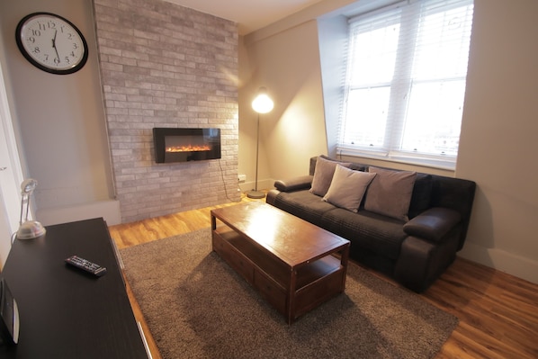 Apartment, 1 Bedroom | Living room