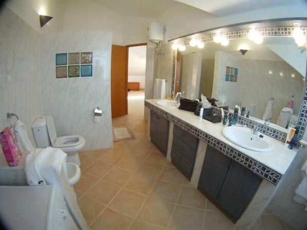 Shower, towels
