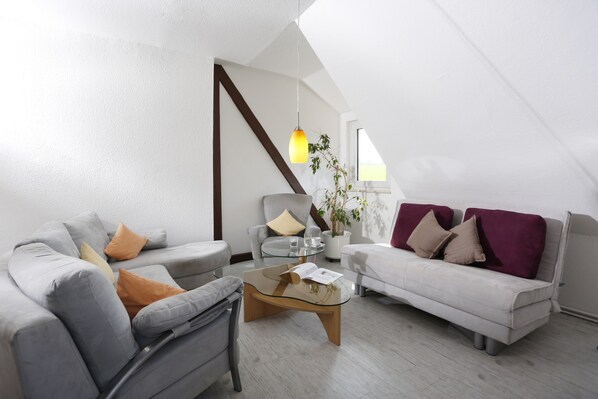 Apartment, 2 Schlafzimmer | Allergikerbettwaren, Minibar, Zimmersafe, Schreibtisch