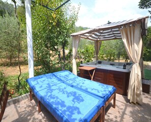 Exterior detail - Lazzaro Apartments (Baošići)