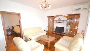 Apartment | Living area - Seafront Apartment Bijela (Bijela)