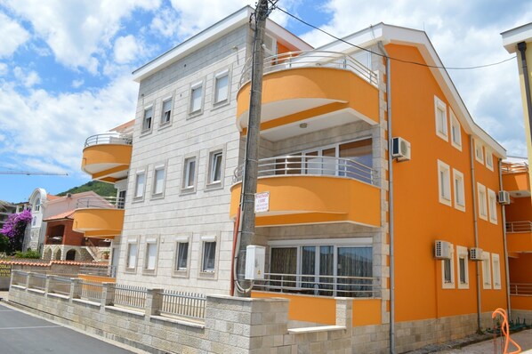 บริเวณภายนอก