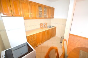 อพาร์ทเมนท์ | ครัวส่วนตัว | ตู้เย็น, เตาอบ, เตาประกอบอาหาร, เครื่องครัว/จาน/ช้อนส้อม