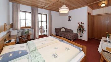 Doppelzimmer, Balkon | Kostenloses WLAN, Bettwäsche