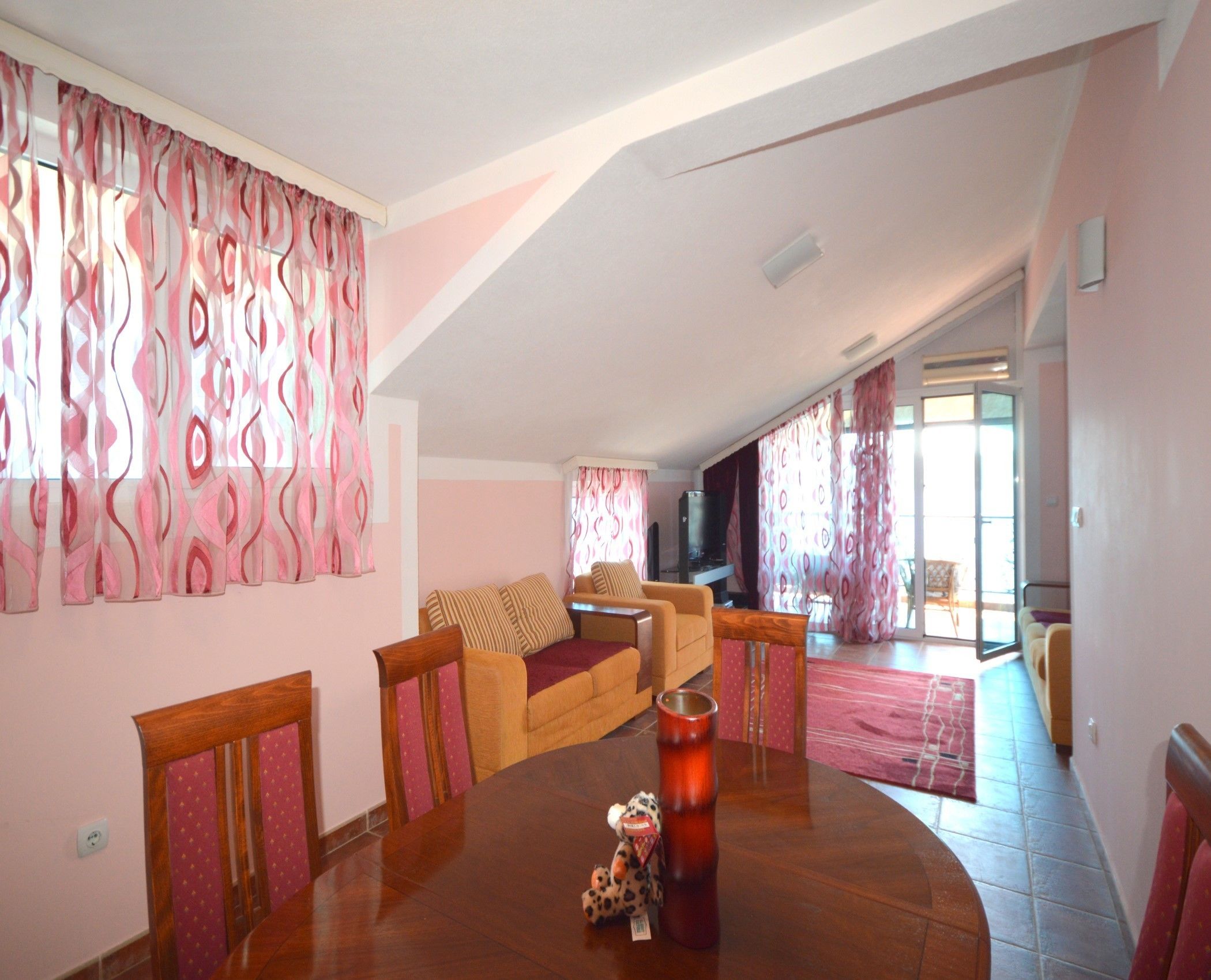 Apartemen | Makan di kamar