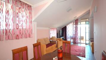 Apartemen | Makan di kamar