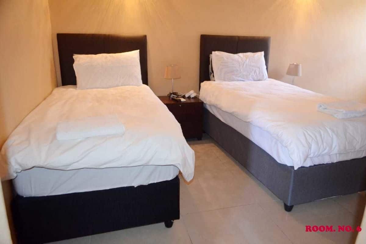Twin Room (6) | Soundproofing, WiFi (free), bed sheets
