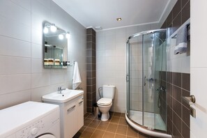 Deluxe Apartment, 2 Bedrooms, Pool View | Bathroom | Shower, free toiletries, hair dryer, towels - Apartment Gabriel (Chania)