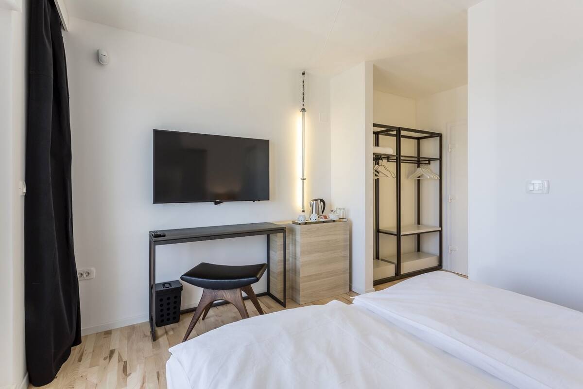 Deluxe Double Room, City View