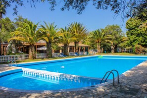 Piscina externa sazonal
