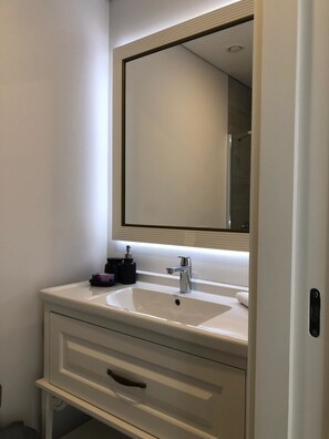 Villa | Bathroom