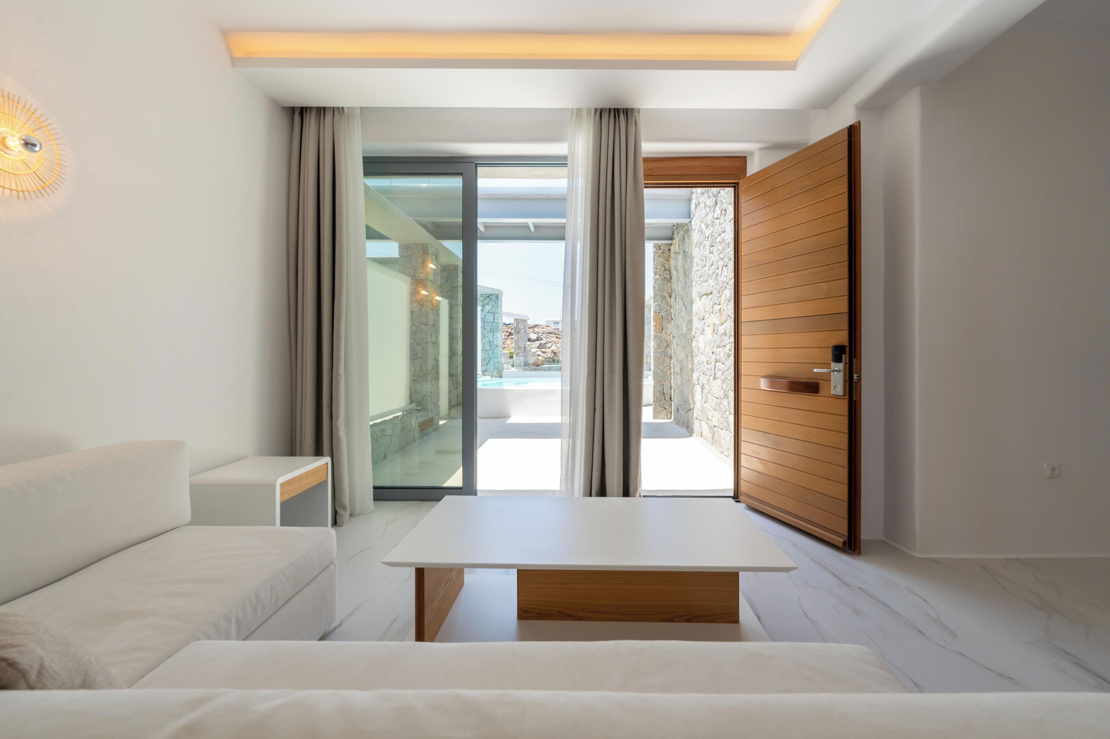 Confy 1 Bedroom Apartment with plunge pool Land View | リビング エリア