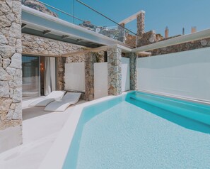 Confy 1 Bedroom Apartment with plunge pool Land View | Individually decorated, iron/ironing board, free WiFi, bed sheets - ΑRCS Suites & Residences (Mykonos)