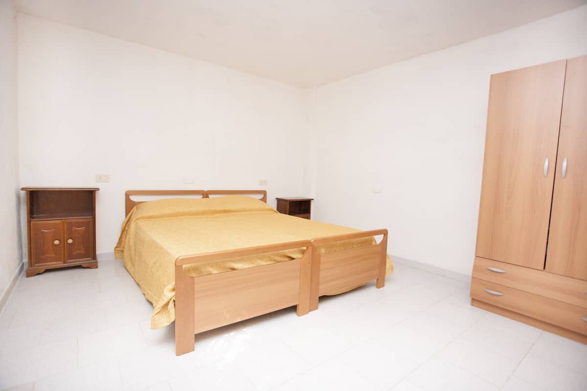 Apartment, 1 Schlafzimmer | Babybetten, Zustellbetten, kostenloses WLAN, Bettwäsche