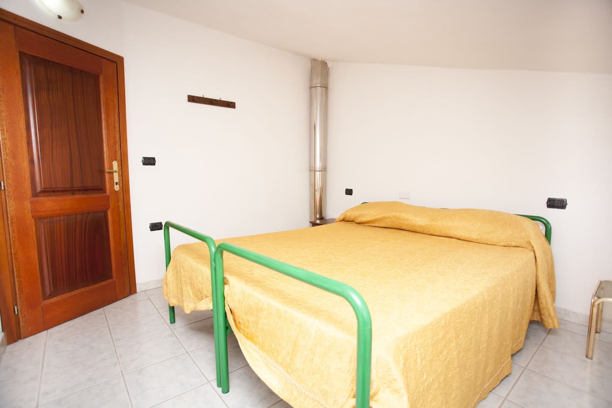 Apartment, 2 Schlafzimmer (4 people) | Babybetten, Zustellbetten, kostenloses WLAN, Bettwäsche