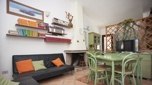 Apartment, 2 Bedrooms | Living area