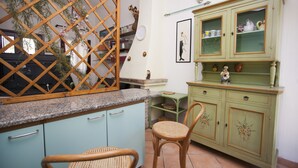 Apartment, 2 Bedrooms | Room amenity