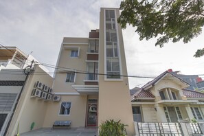 Exterior - RedDoorz near Soekarno Hatta Airport (Tangerang)