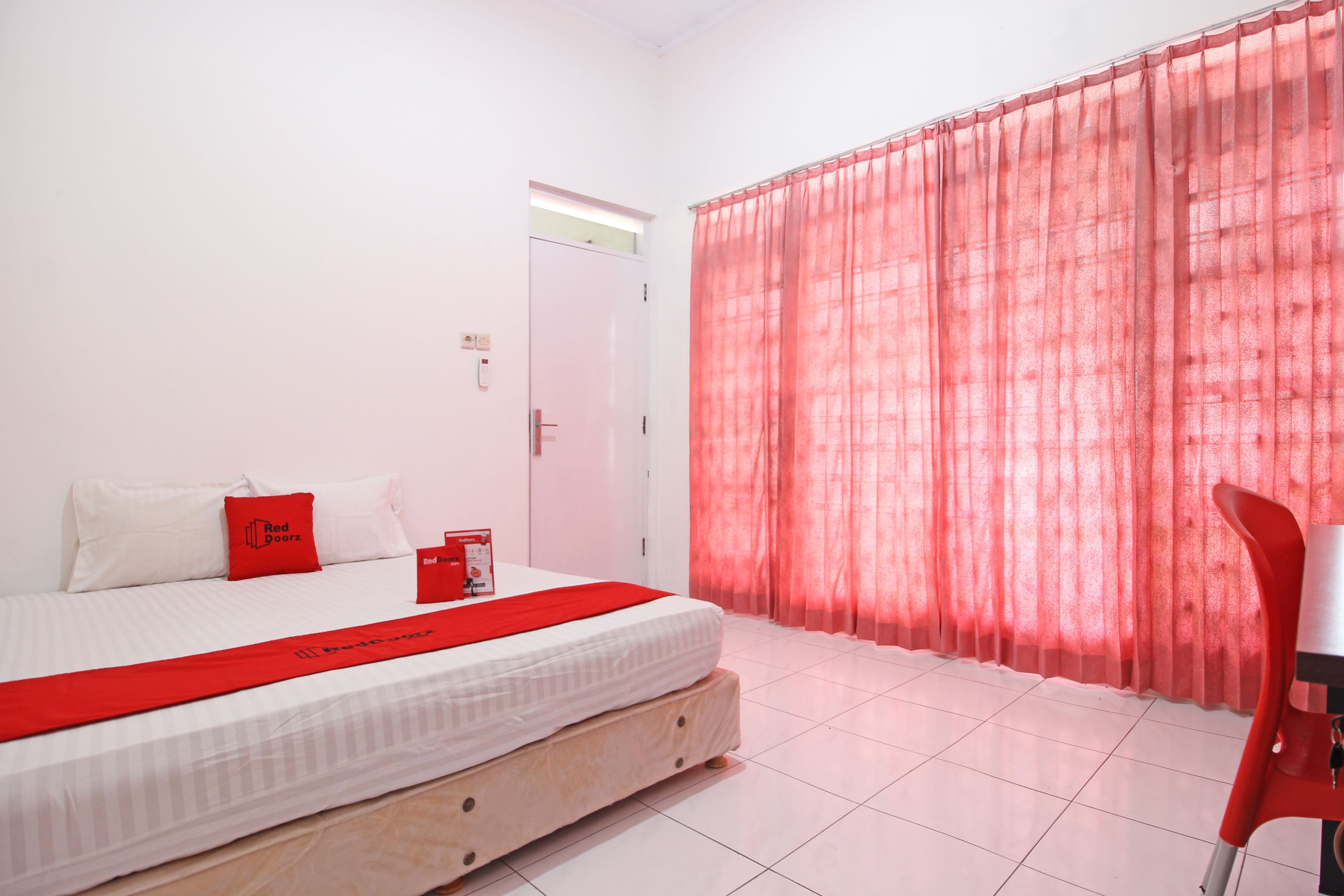Kamar Double | Meja kerja, Wi-Fi gratis, dan seprai linen