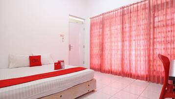 Kamar Double | Meja kerja, Wi-Fi gratis, dan seprai linen